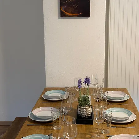 Vetera Sayn - Historisch Wohnen, Modern Geniessen Auf 2 Etagen